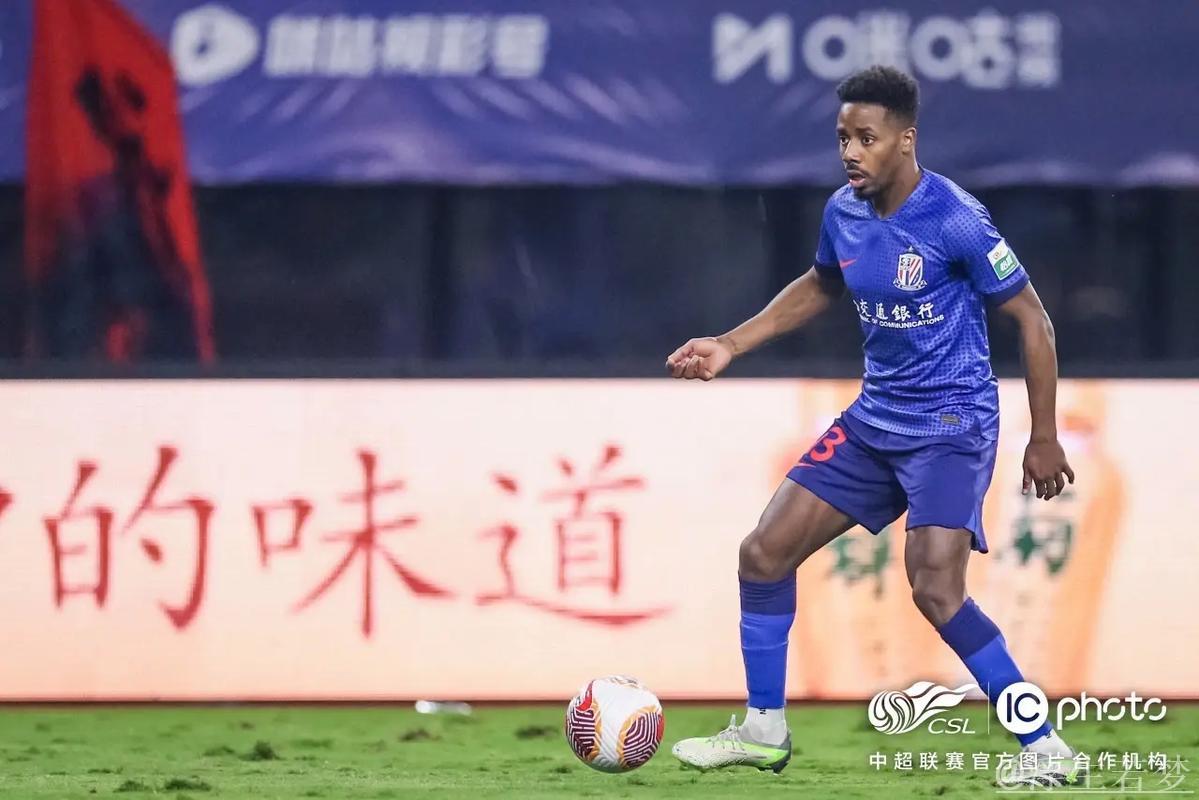 路易斯遗憾失良机 上海申花客场饮恨 路易斯遗憾失良机 上海申花客场饮恨